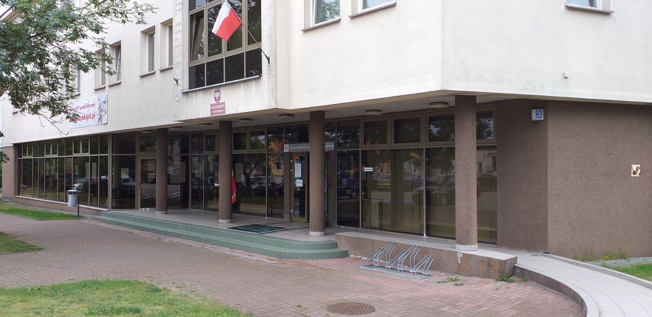 Wejście główne do urzędu
