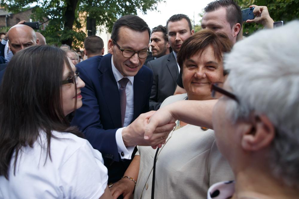 Premier Mateusz Morawiecki z mieszkańcami Katowic.