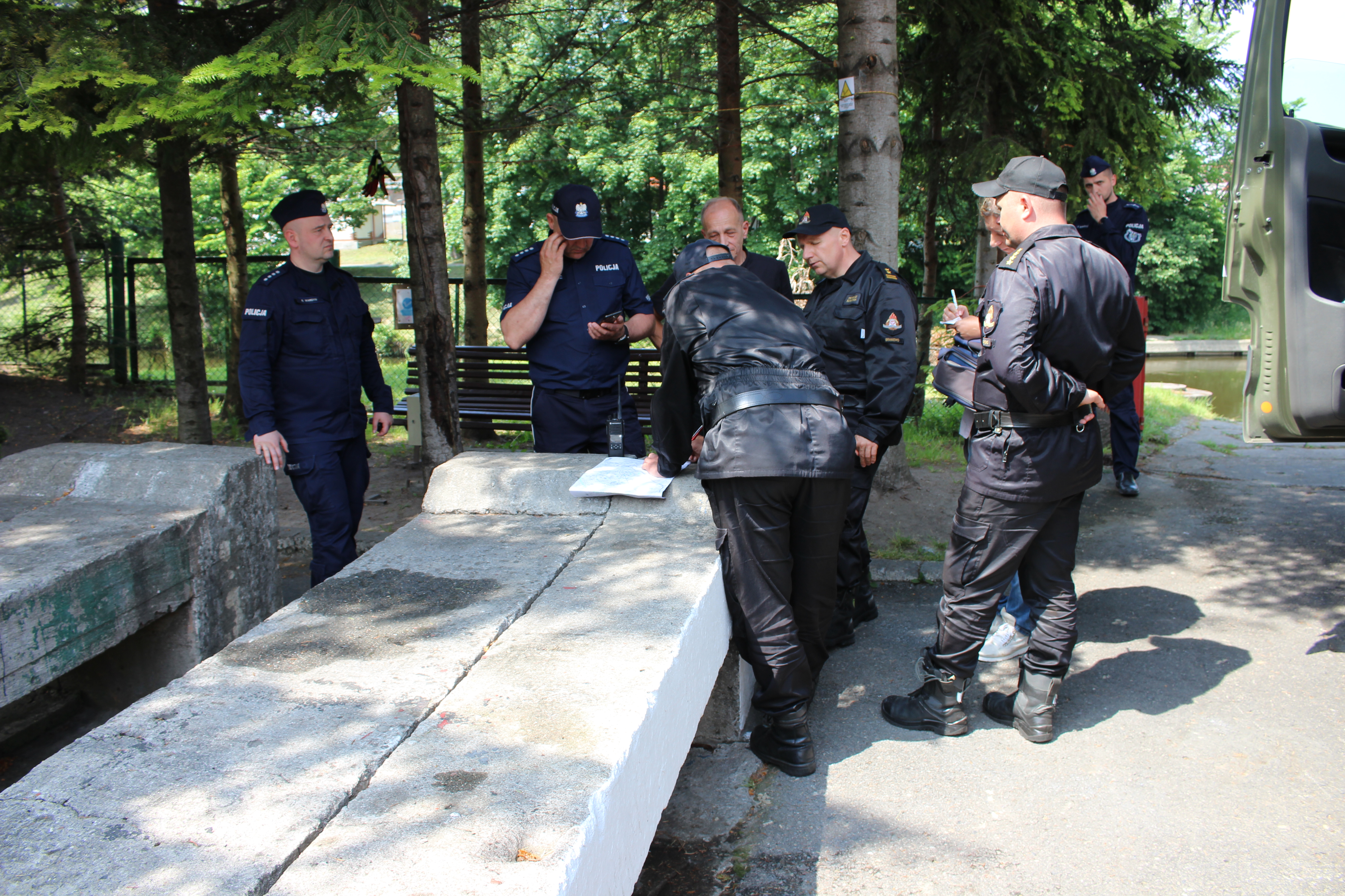 Bomba lotnicza w korycie rzeki Pasłęki