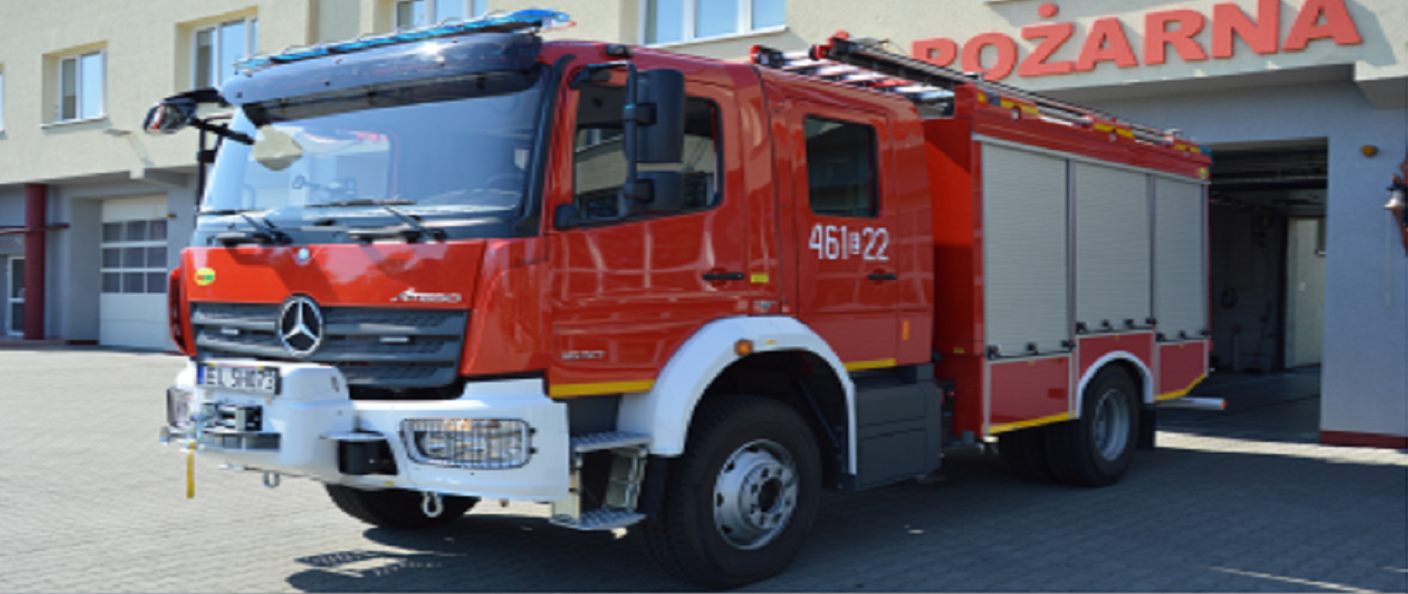 Zdjęcie przedstawia samochód pożarniczy średni GBA 2,5/16 na podwoziu Mercedes