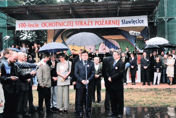Zdjęcie przedstawia wystąpienie Prezydenta RP Aleksandra Kwaśniewskiego.