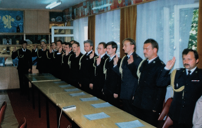 Zdjęcie przedstawia ślubowanie składane przez dowódców Jednostek Ratowniczo-Gaśniczych PSP.