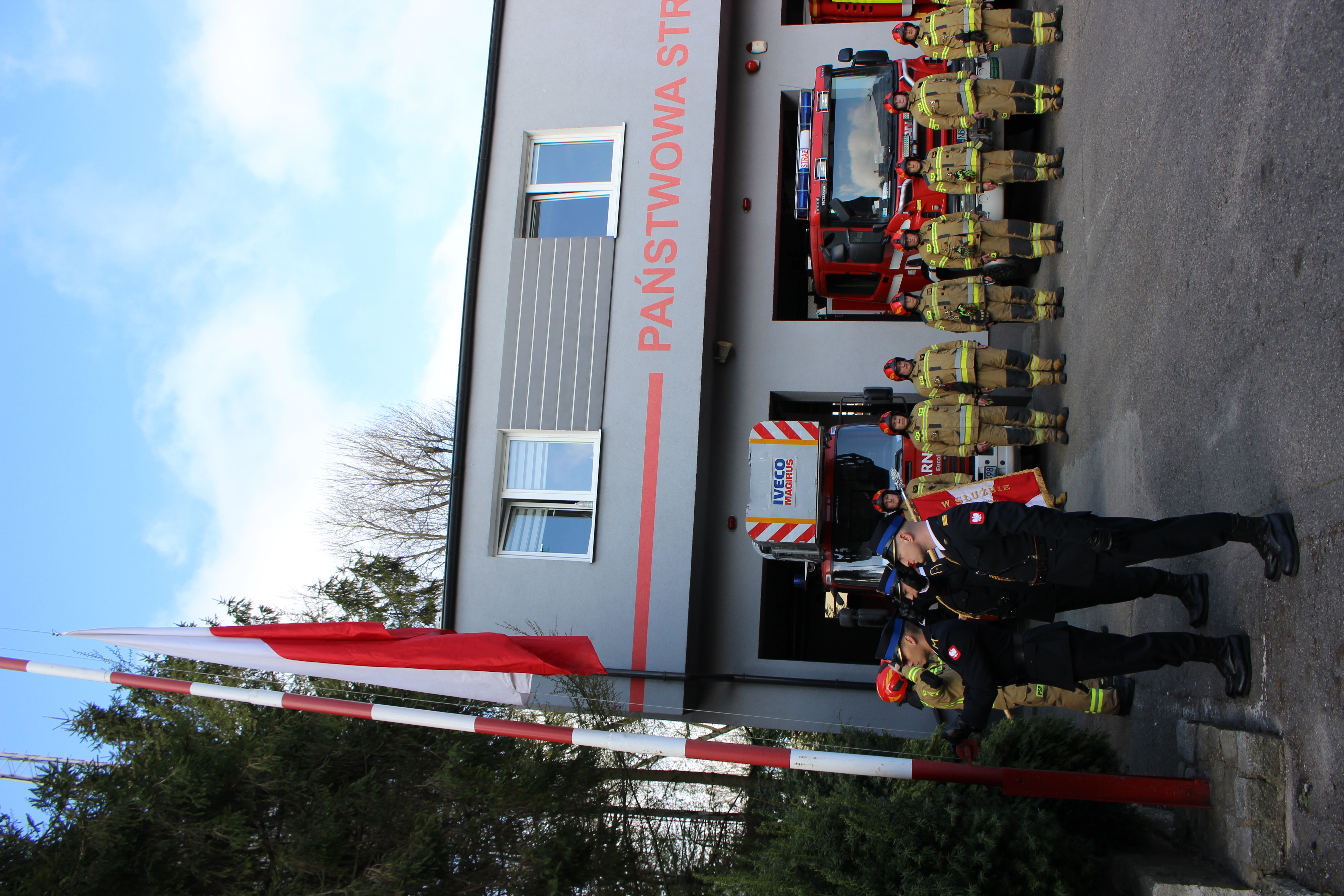 uroczyste podniesienie Flagi w jednostce Państwowej Straży Pożarnej w Braniewie