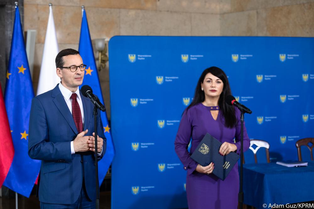 Premier Mateusz Morawiecki podczas przemówienia.