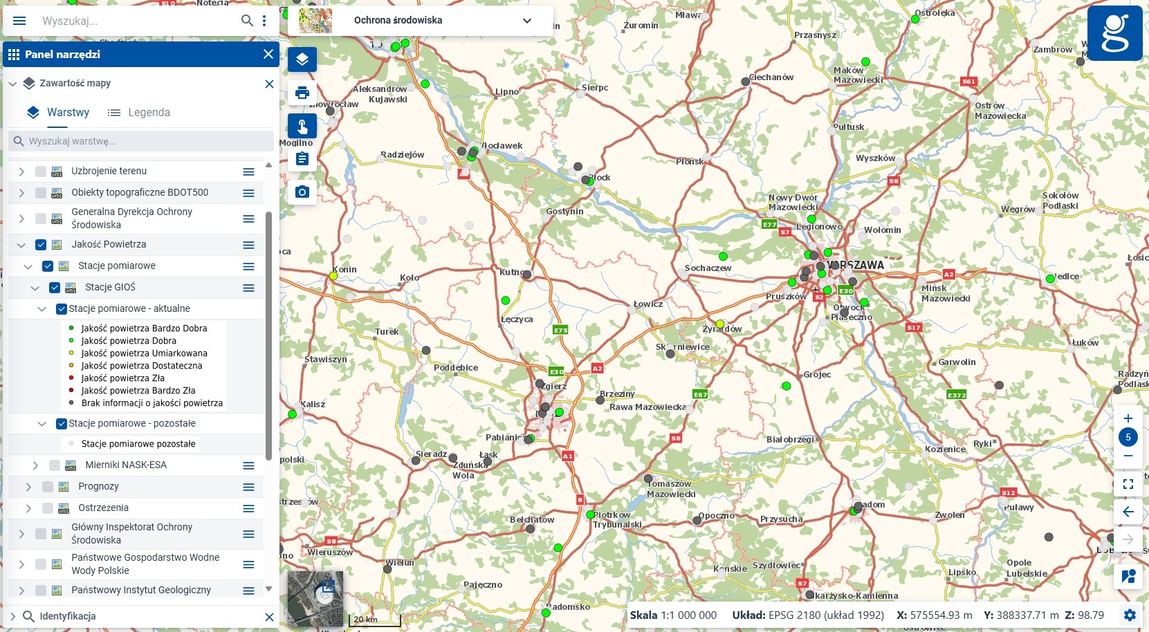 zrzut ekranu z serwisu www.geoportal.gov.pl prezentujący warstwę jakość powietrza i stacje pomiarowe GIOŚ