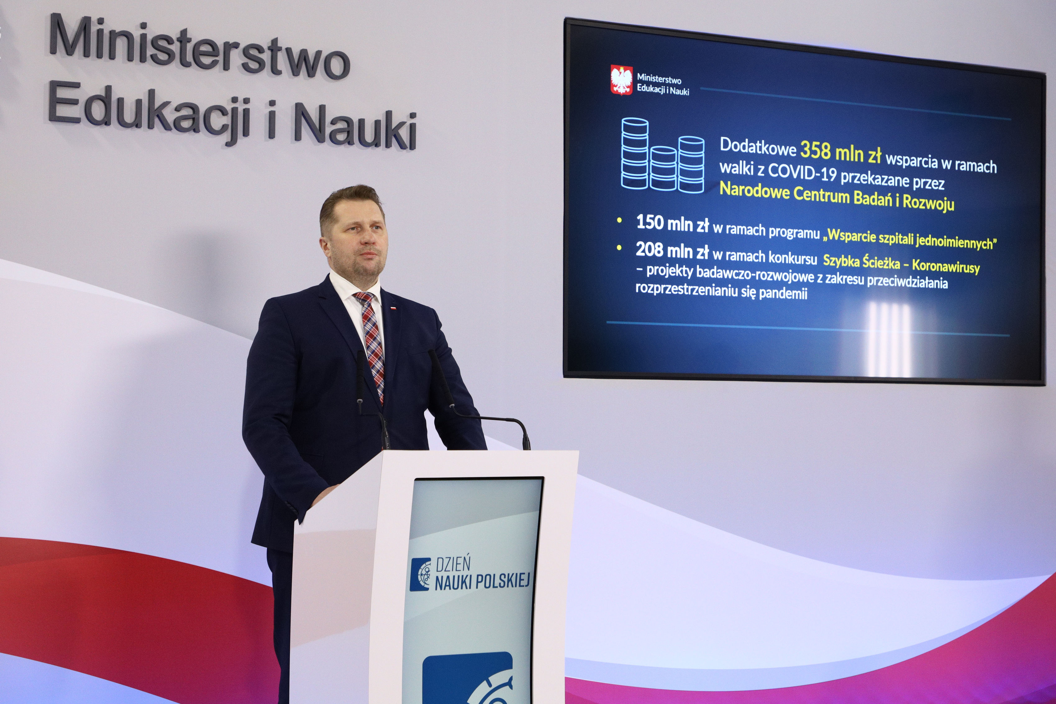 Zdjęcie z konferencji Ministra Edukacji i Nauki Przemysława Czarnka na temat: Dzień Nauki Polskiej – podsumowanie sukcesów 2020 r.