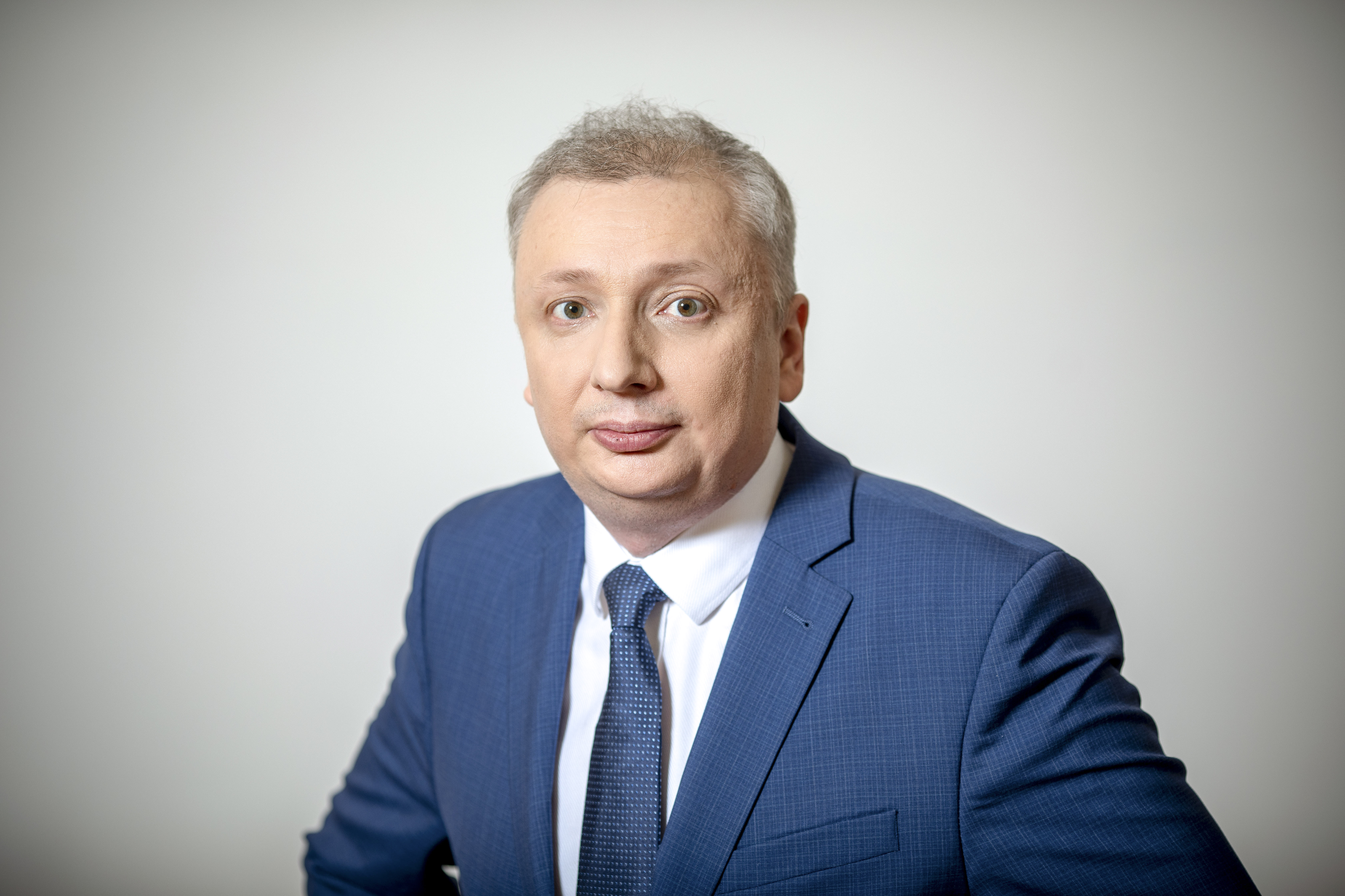 Sebastian Skuza Sekretarz Stanu, Generalny Inspektor Informacji Finansowej na białym tle