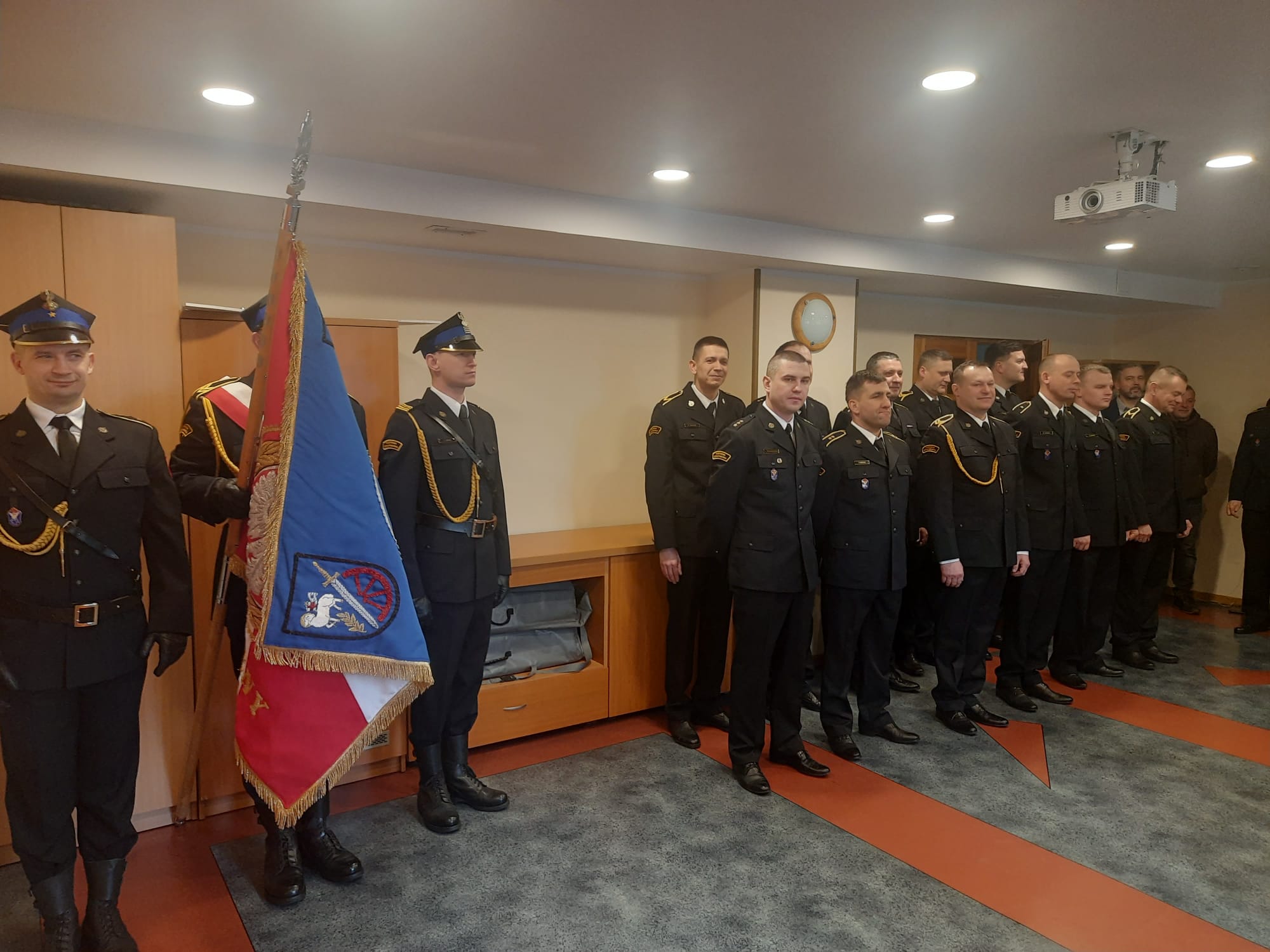 Pożegnanie odchodzącego na emeryturę strażaka oraz awanse służbowe