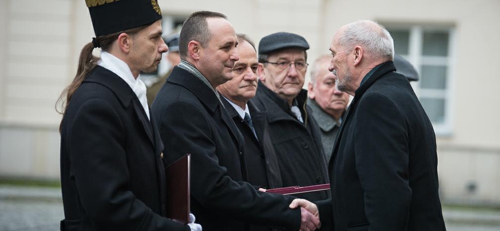 slider_min_macierewicz-2381_KWXVBAX.jpg