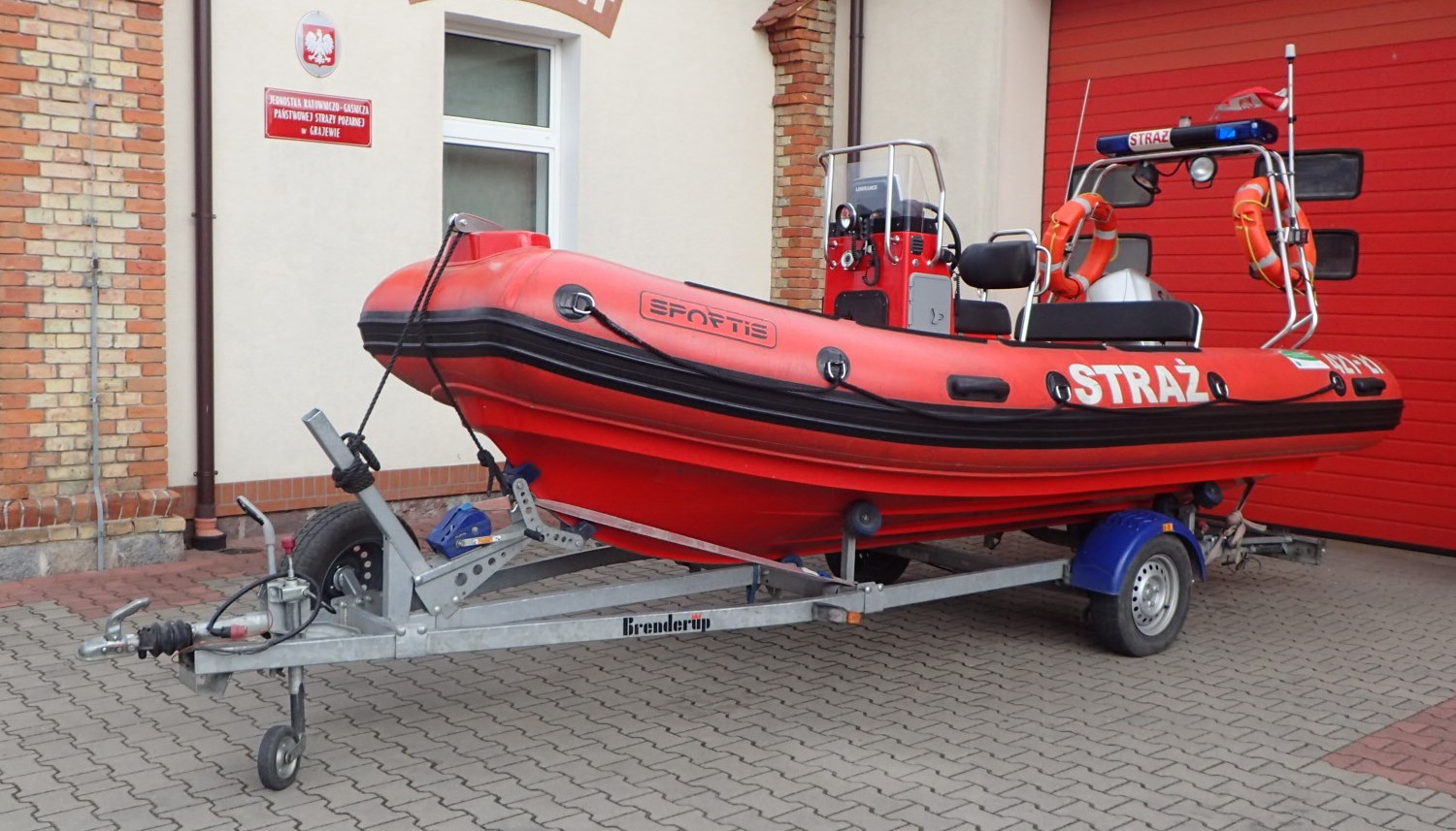 Łódź strumieniowa hybrydowa RIB Commer Sportis