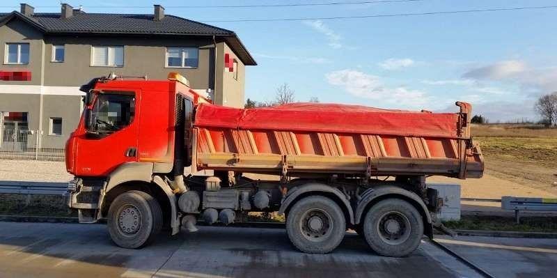 Ciężarówkę z nadmiarem przewożonego kruszywa zatrzymano w Radomiu. 