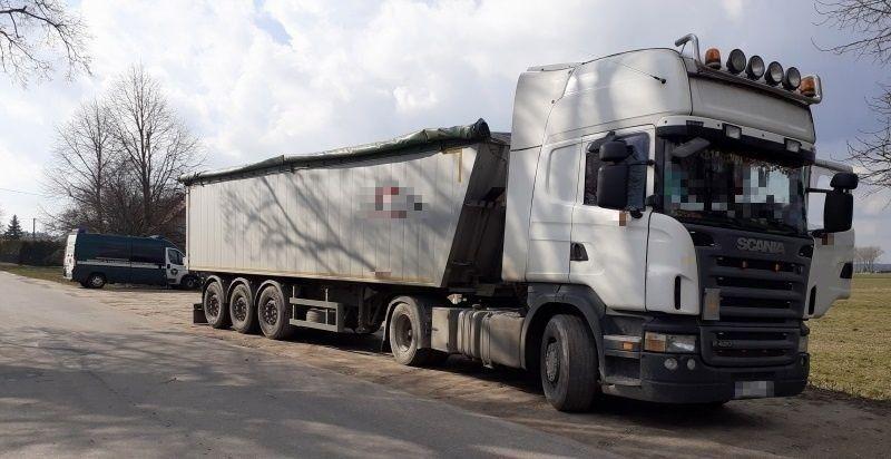 Niezastosowanie się do ograniczenia tonażowego było powodem kontroli dwóch ciężarówek przez ITD.