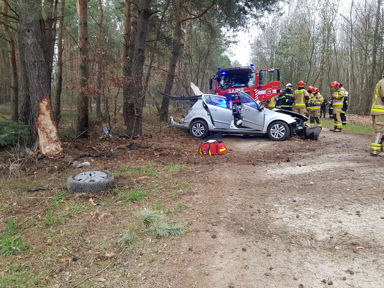 Wypadek drogowy w miejscowości Szostek, fot. OSP Wodynie.