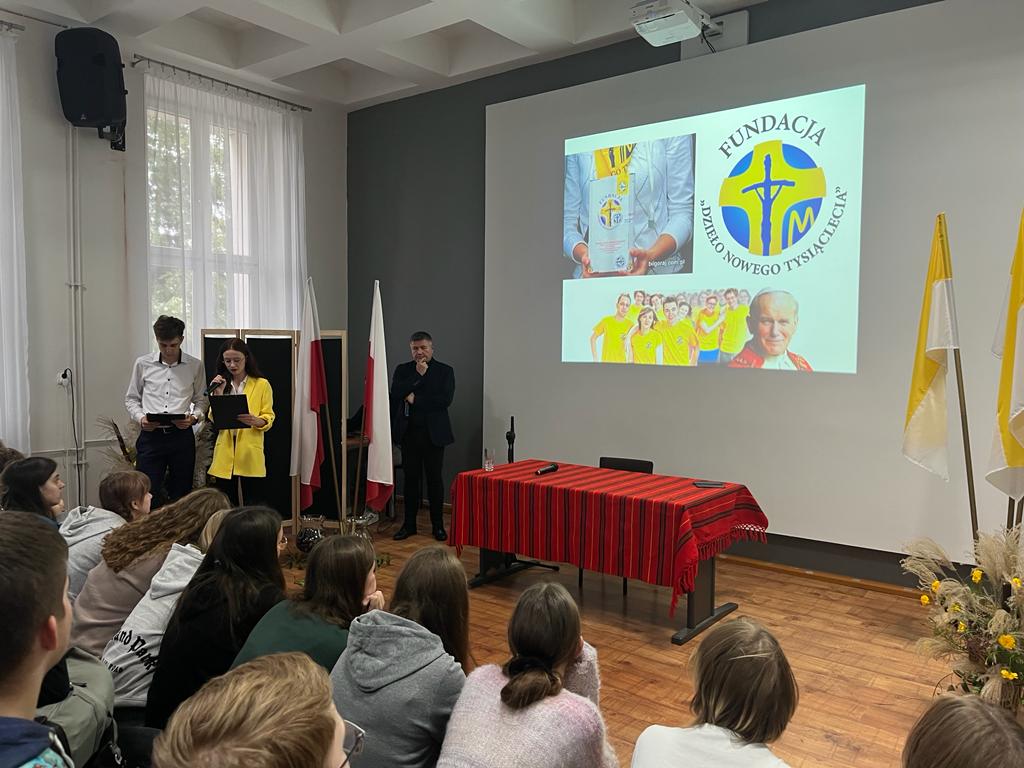 OBCHODY DNIA PAPIESKIEGO W ZDUŃSKIEJ DĄBROWIE