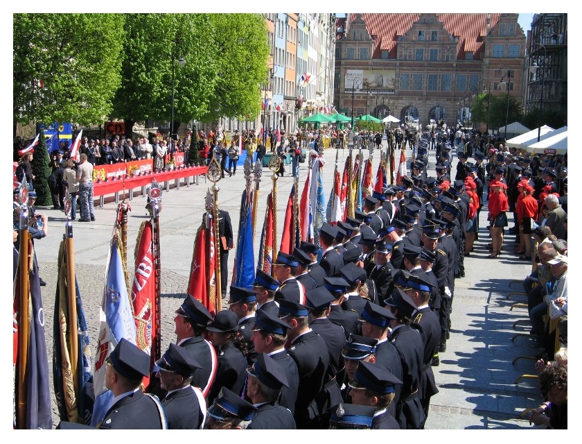 Uroczystość Dnia Strażaka na Długim Targu w Gdańsku