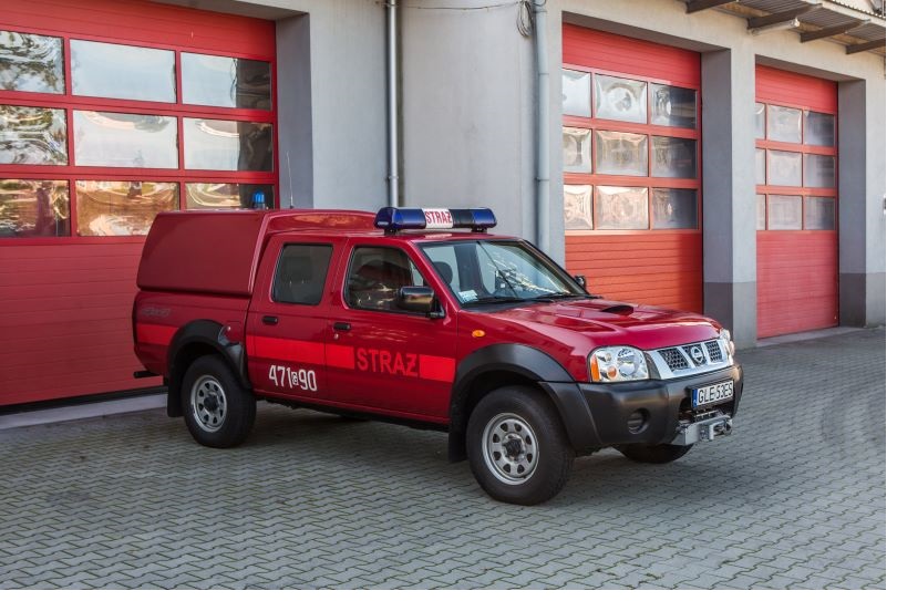 Samochód specjalny rozpoznawczo- ratowniczy SLRr Nissan Pickup