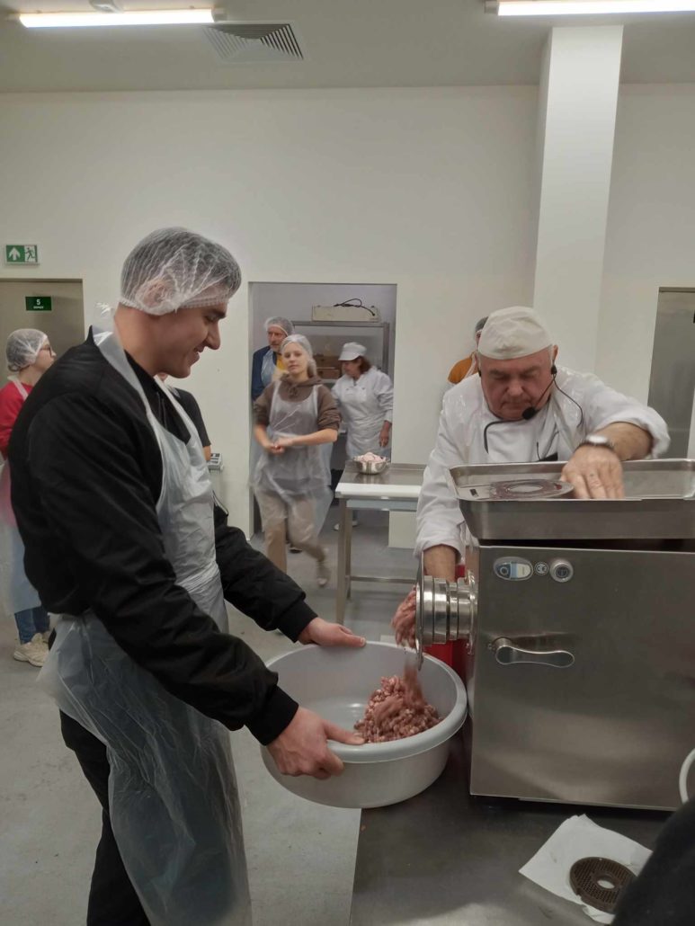 Warsztaty „Przetwórstwo Produktów Rolnych – Szansą na Realizację Wspólnych Inwestycji przez Rolników” – Szkolenie dotyczące Produkcji Wędlin i Tłoczenia Oleju na Zimno” Łódzki Ośrodek Doradztwa Rolniczego w Bratoszewicach