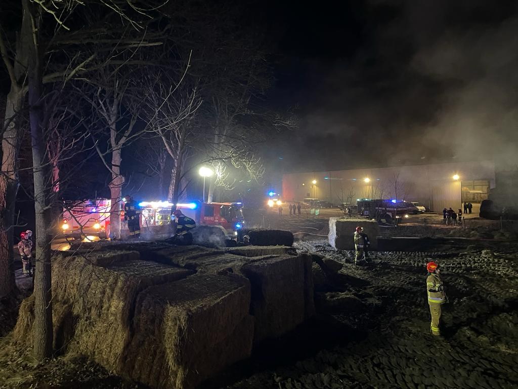 Pożar kostek słomy przy kotłowni we Fromborku