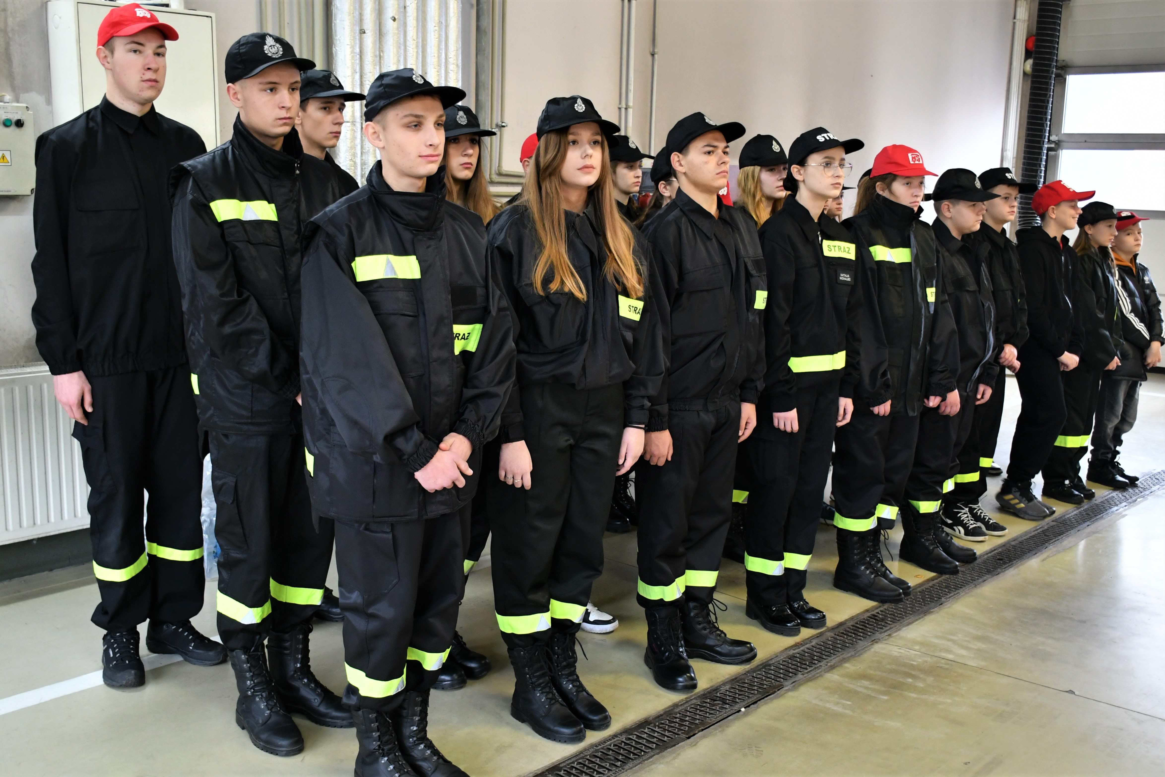 Uroczyste wręczenie promes dla Młodzieżowych Drużyn Pożarniczych z terenu powiatu radomskiego