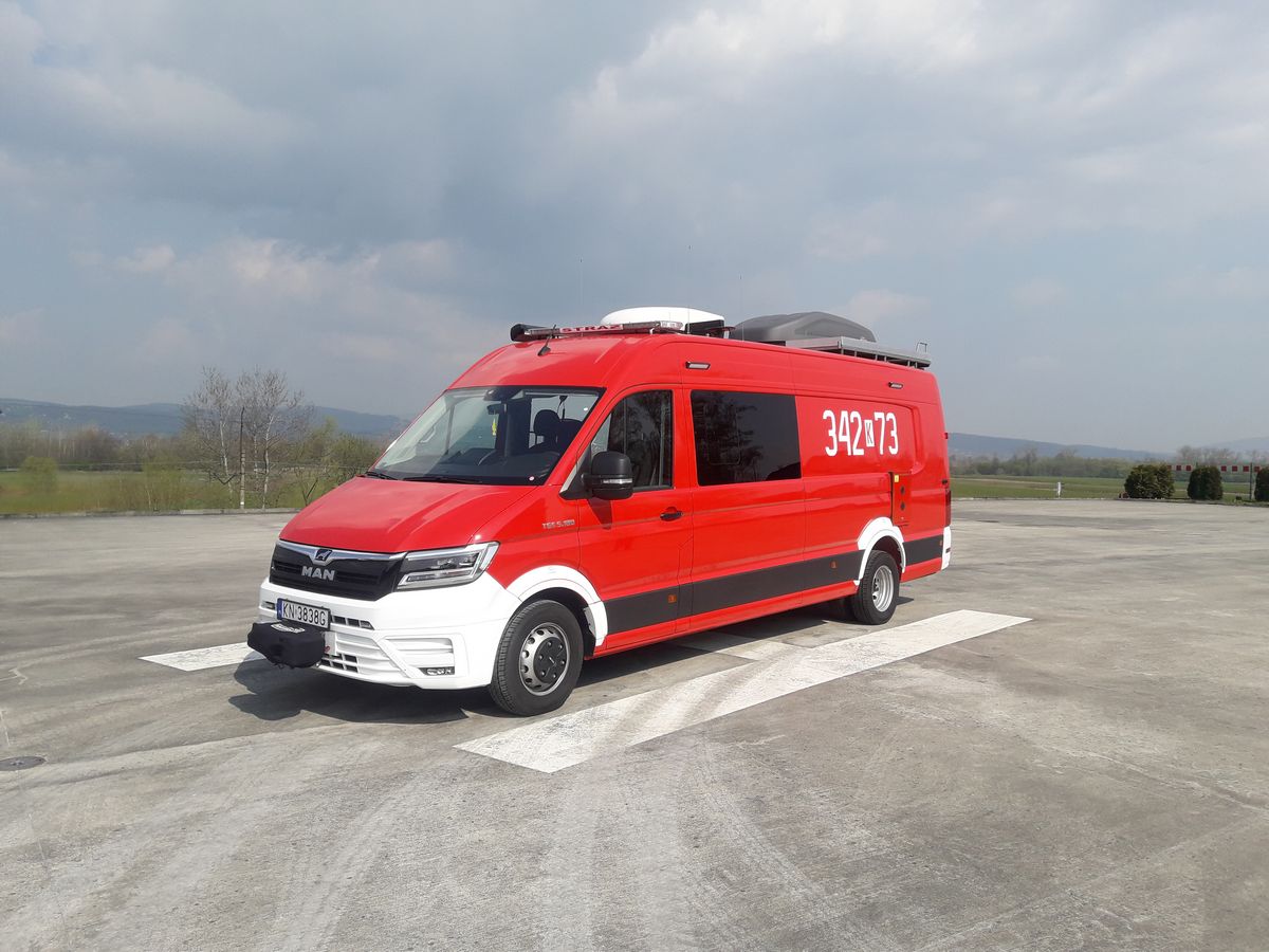 Samochód specjalny do transportu zespołów poszukiwawczych SGPR.