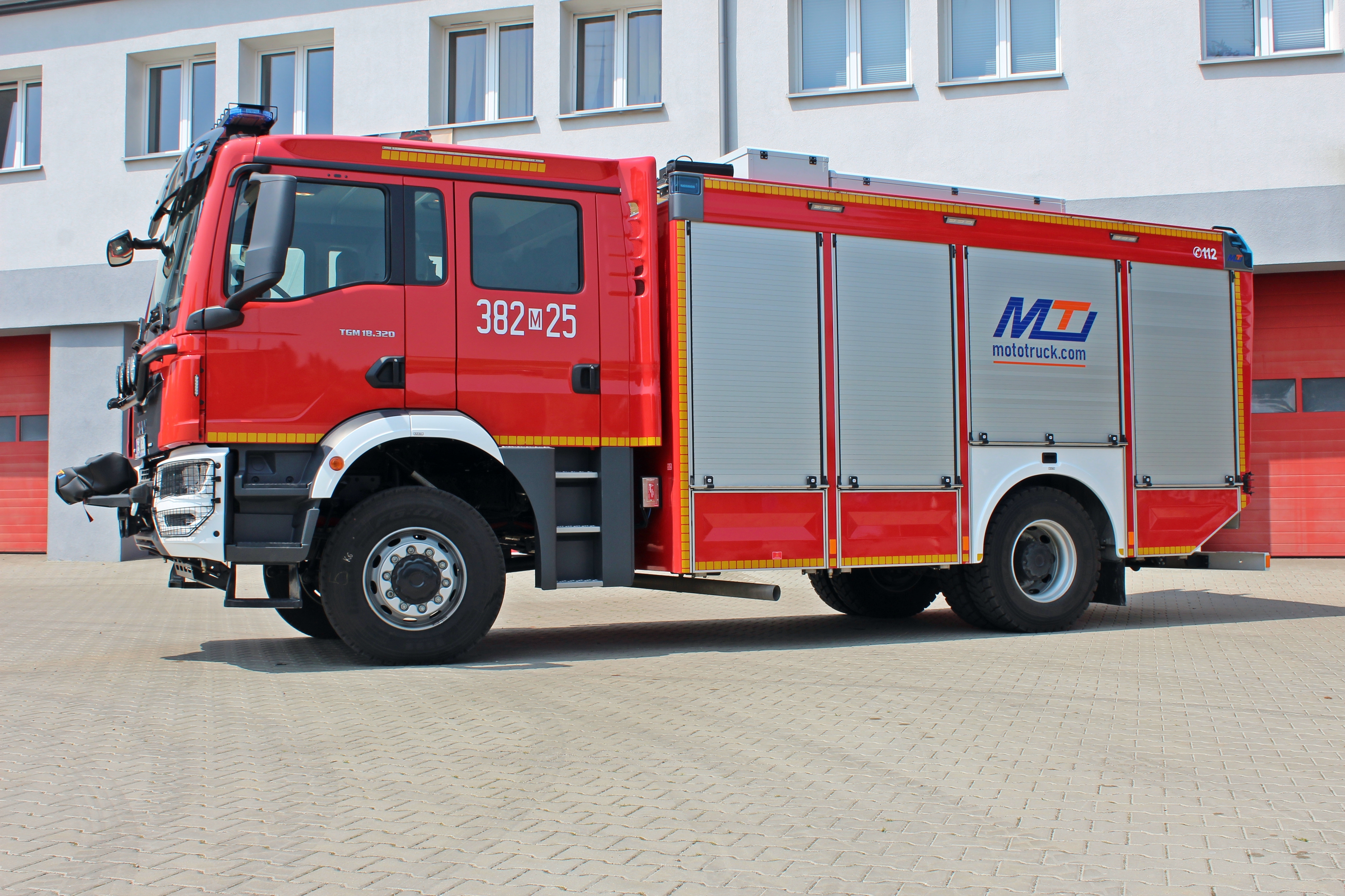 Samochód ratowniczo-gaśniczy Man.