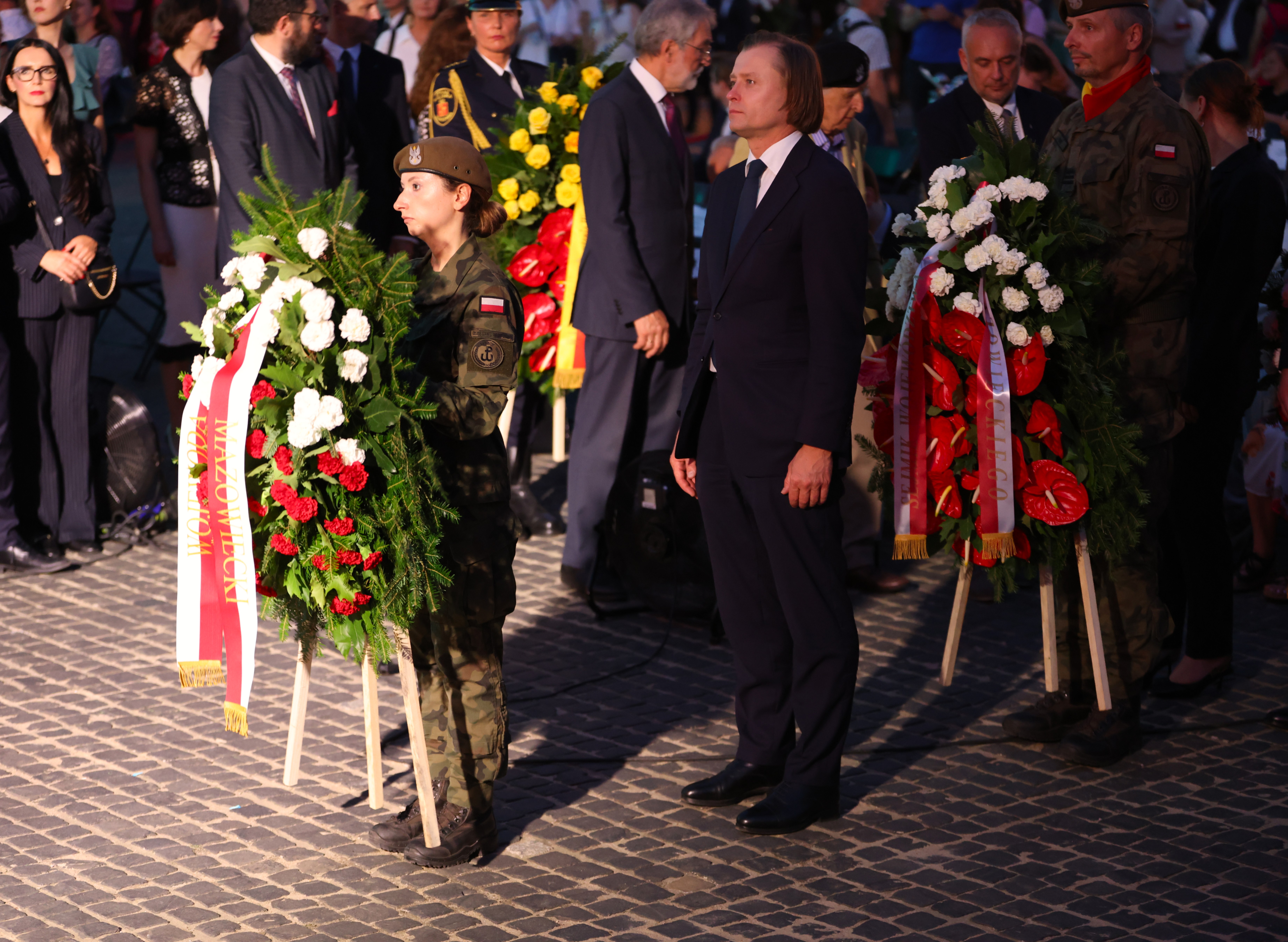 Uroczystości przed Pomnikiem Powstania Warszawskiego