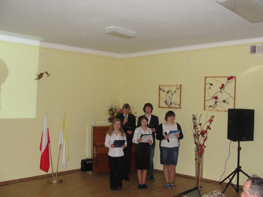 OBCHODY DNIA PAPIESKIEGO W SZKOLE