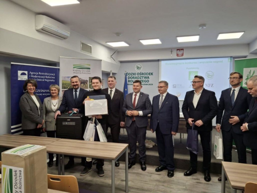 Sukces uczniów ZSCKR w Zduńskiej Dąbrowie w Finale Wojewódzkim XVI Konkursu Wiedzy o Bezpieczeństwie Pracy w Rolnictwie