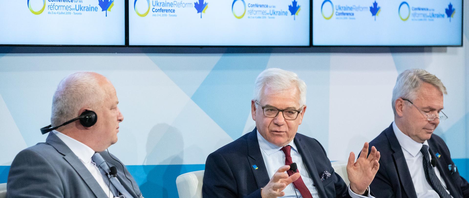 Minister Jacek Czaputowicz w Kanadzie na konferencji poświęconej Ukrainie