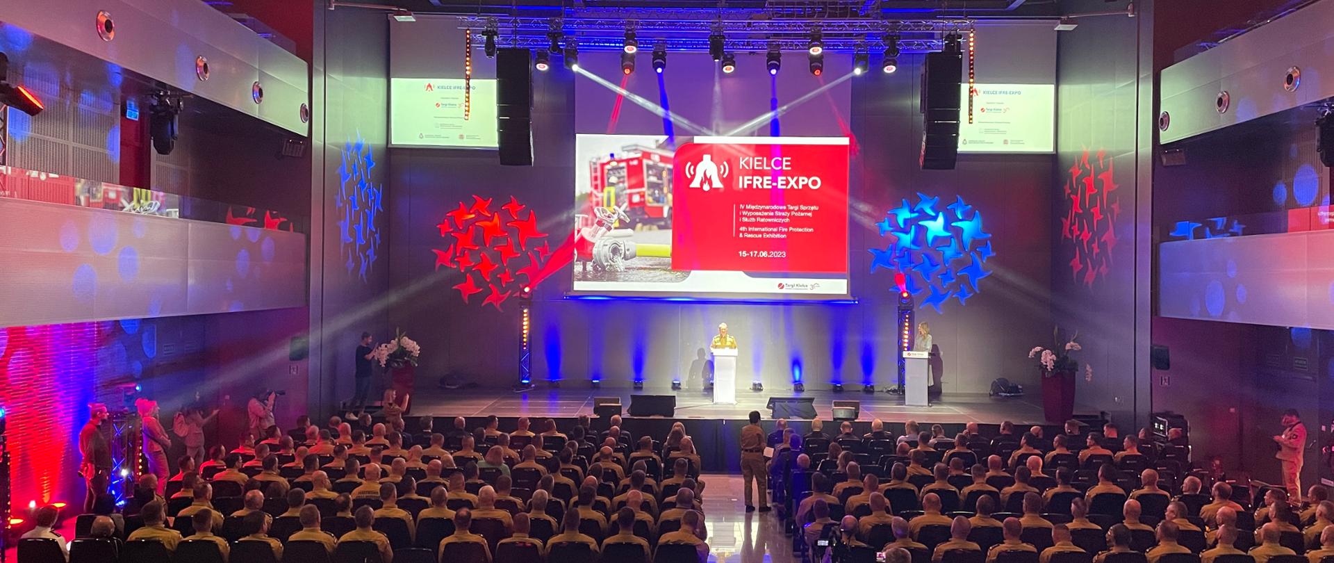 Międzynarodowe_Targi_Sprzętu_i_Wyposażenia_Straży_Pożarnej_i_Służb_Ratowniczych_Kielce_IFRE-EXPO_z_udziałem_nadbryg_Piotra_Filipka