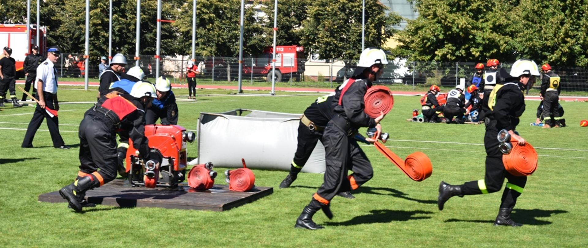 Zawodnicy podczas bojówki. 