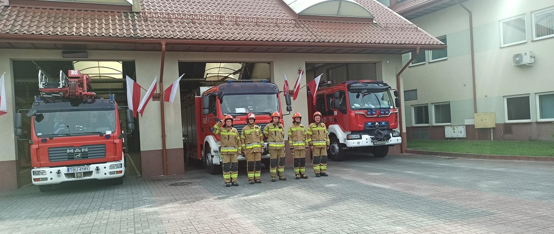 Uroczysta zbiórka buskich strażaków