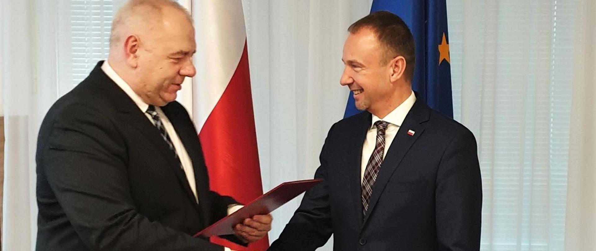 Wicepremier Jacek Sasin i Wiceminister Tomasz Szczegielniak