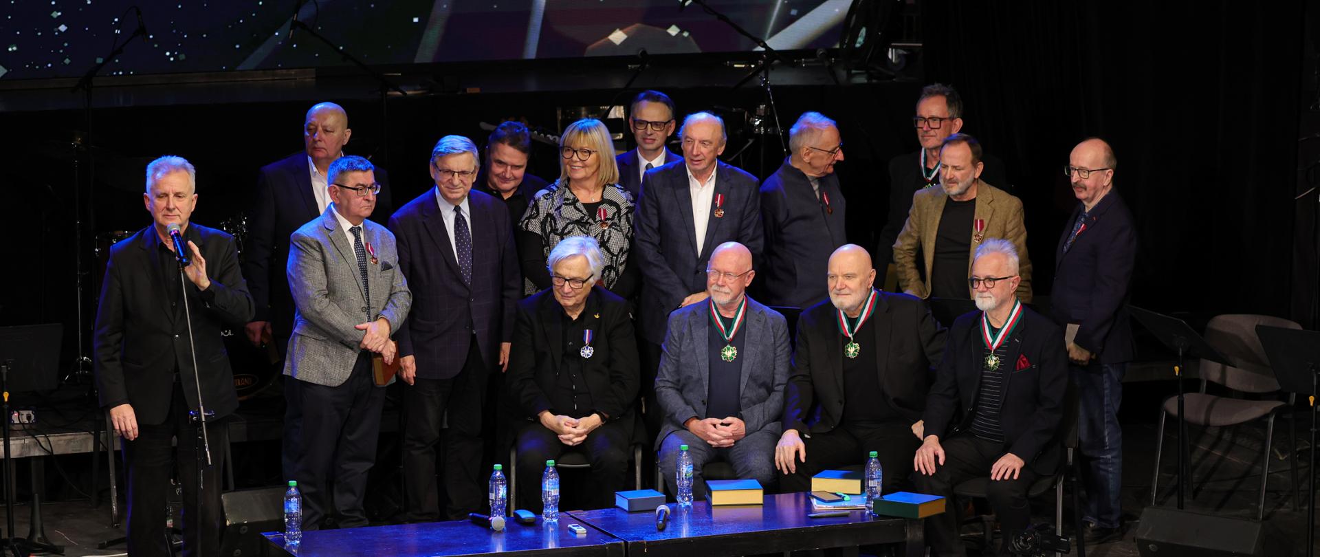 Medale i odznaki honorowe na podsumowanie obchodów 75-lecia Zrzeszenia Studentów Polskich, fot. Danuta Matloch/MKiDN