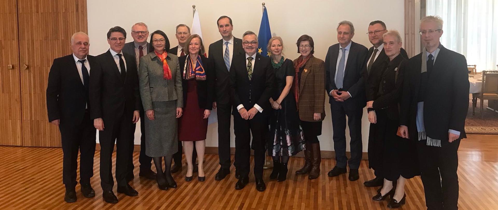 F8B29B68-3279-4054-9493-40024662849C