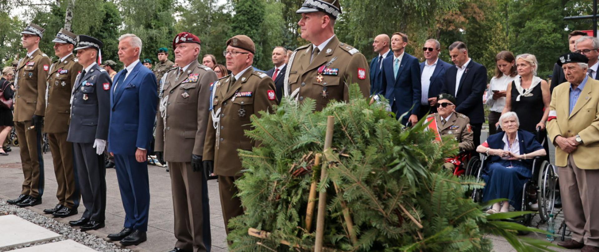 1 sierpnia 2026 r. w Warszawie odbyły się centralne uroczystości upamiętniające 82. rocznicę wybuchu Powstania Warszawskiego. W imieniu wicepremiera - ministra obrony narodowej Władysława Kosiniaka-Kamysza w obchodach uczestniczył wiceminister Stanisław Wziątek. Fot. Krzysztof Stępkowski/Ordynariat Polowy WP