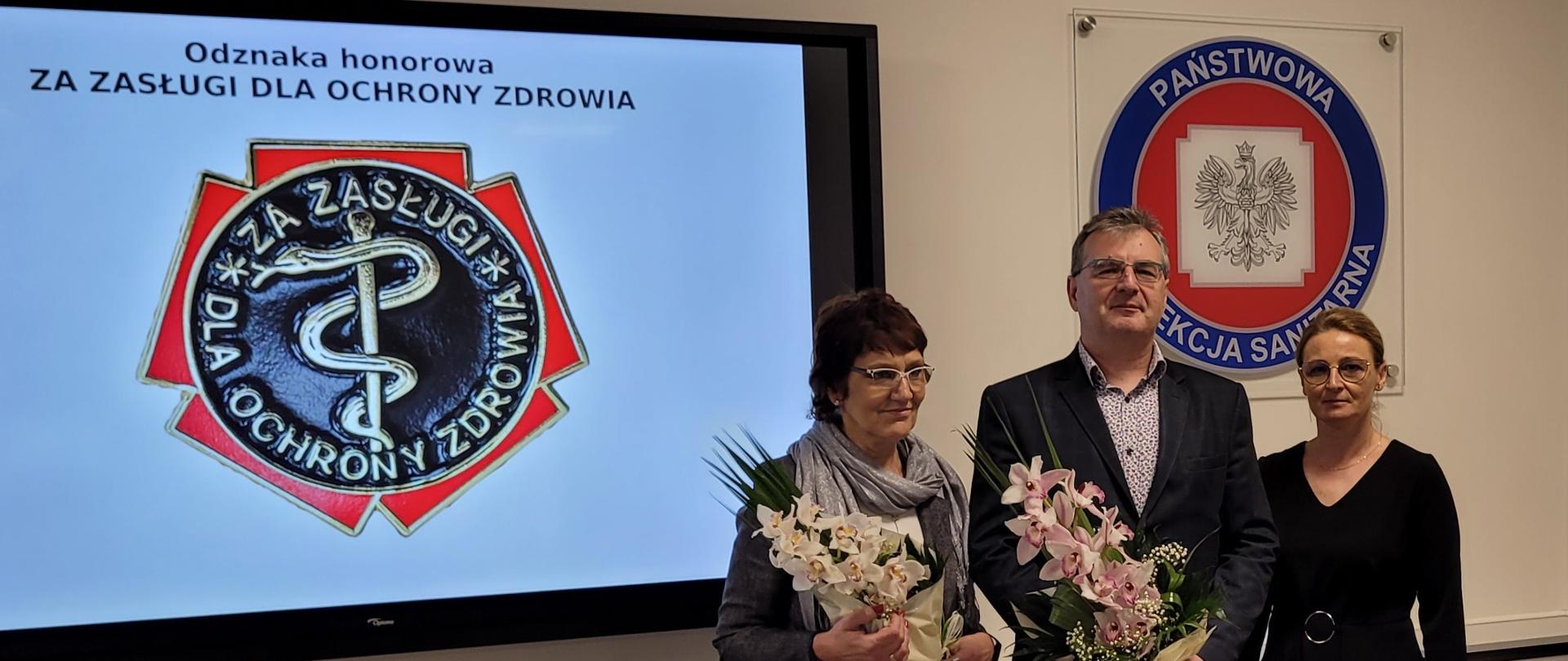 Uroczystość wręczenia odznak honorowych "Za zasługi dla ochrony zdrowia" pracownikom Państwowej Inspekcji Sanitarnej województwa mazowieckiego