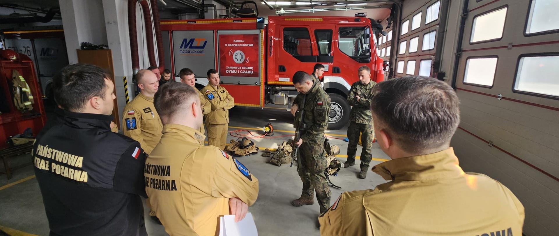 Podsumowanie szkoleń Komendy Powiatowej PSP w Zduńskiej Woli z 93 Batalionem Lekkiej Piechoty