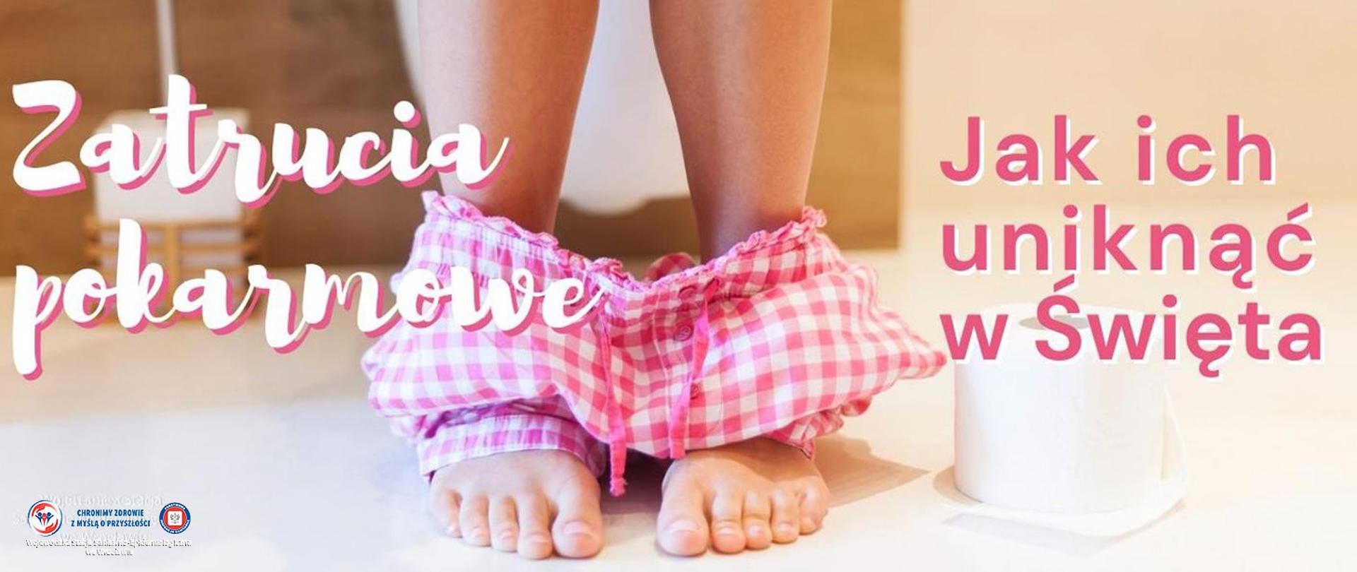 Osoba siedząca na toalecie z szortami w różowym kolorze na wysokości kostek