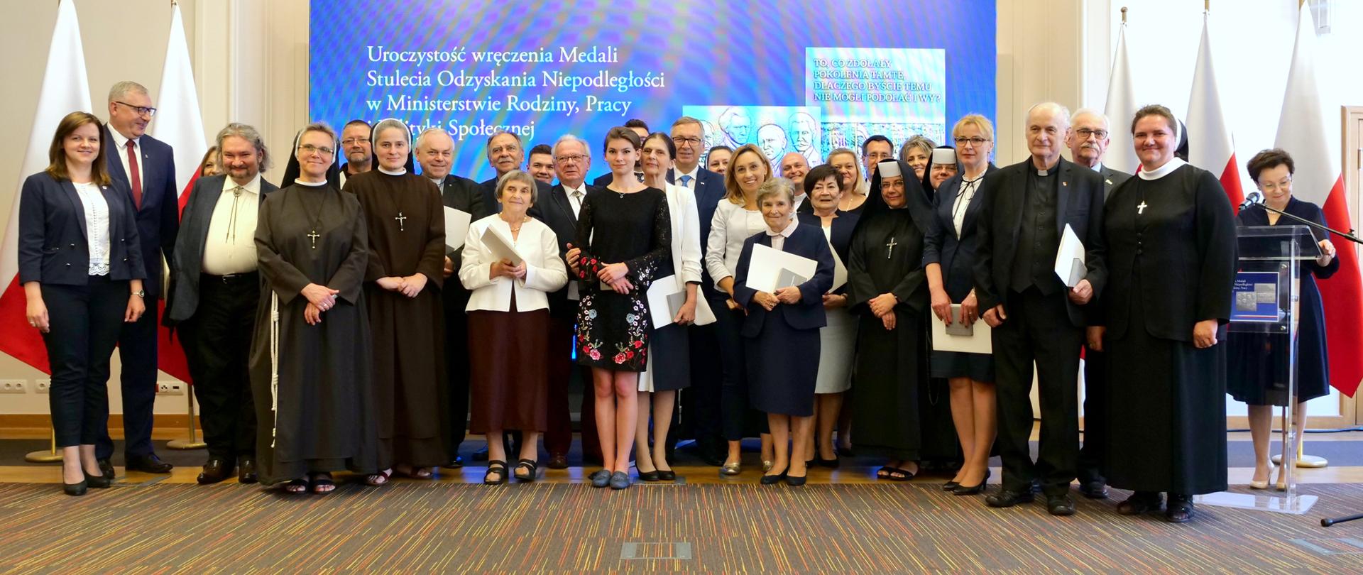 medale stulecie niepodleglosci