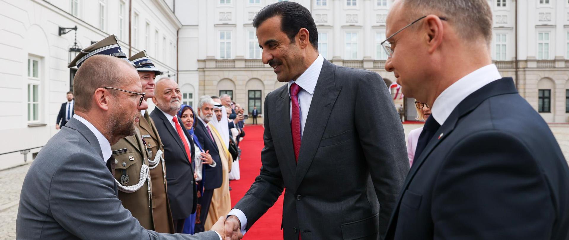 Na zdjęciu widać mężczyzn