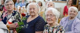 Panie w słusznym wieku podczas uroczystości 90-lecia DPS im. Wiktorii Michelisowej w Lublinie 