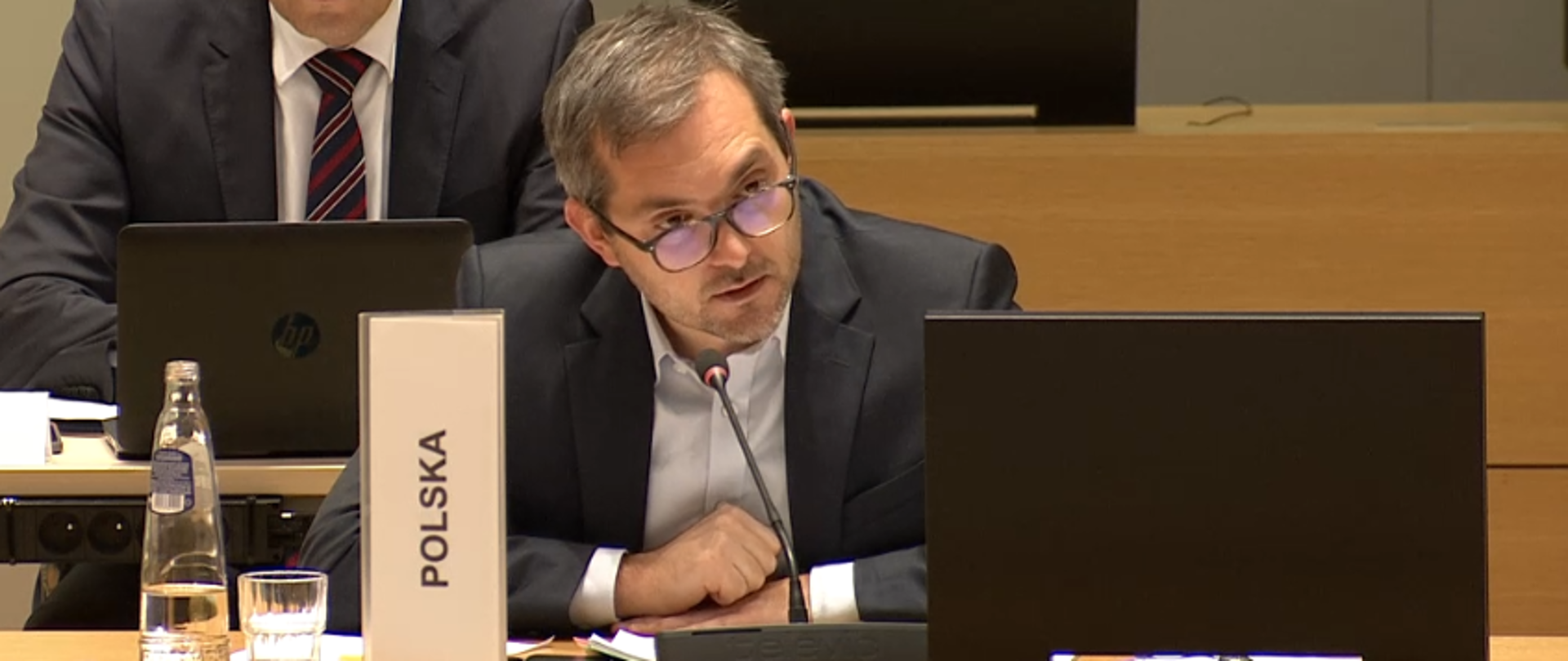 Wiceminister rozwoju i technologii Marek Niedużak przemawiający podczas obrad Rady ds. Konkurencyjności (COMPET) w Brukseli