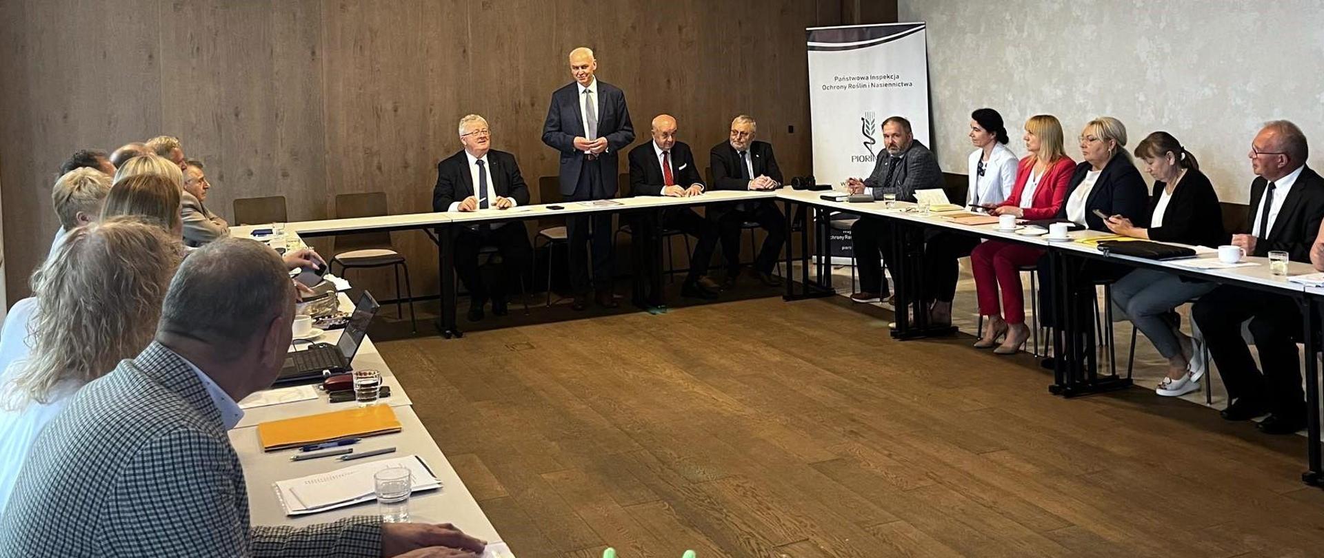 Powitanie uczestników spotkania przez Głównego Inspektora Ochrony Roślin i Nasiennictwa Andrzeja Chodkowskiego