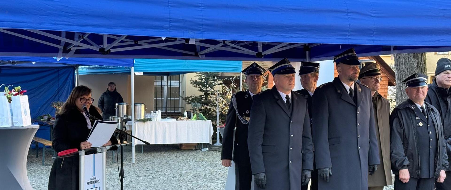 Uroczyste przekazanie samochodu SLRR w Prochowicach