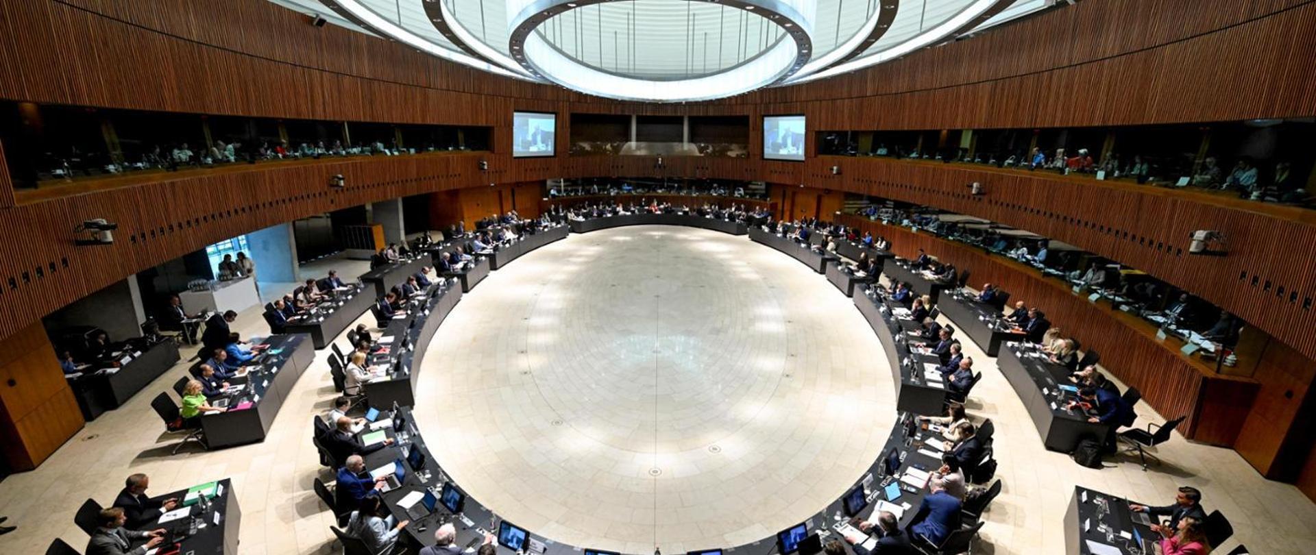 Posiedzenie Rady ds. Środowiska z udziałem minister Pauliny Hennig-Kloski i wiceministra Mikołaja Dorożały