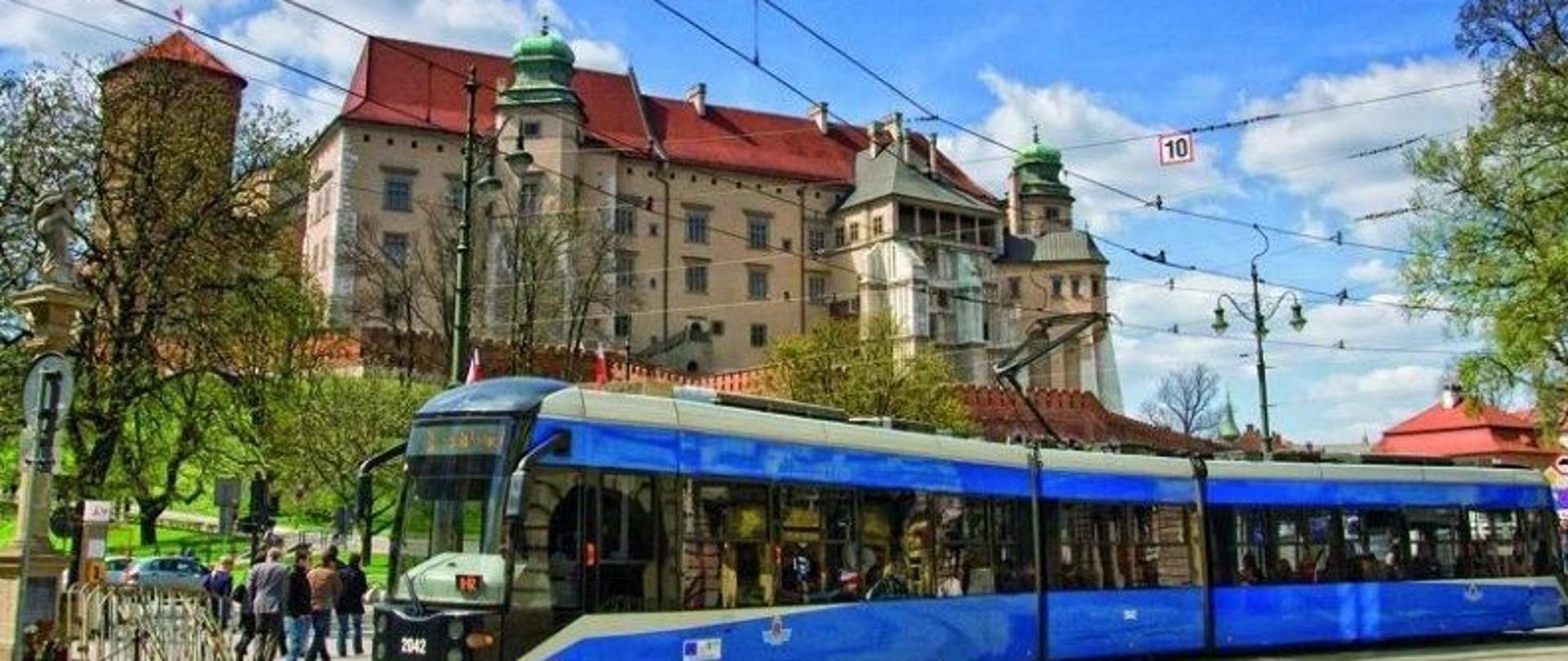 Tramwaj na tle Wawelu