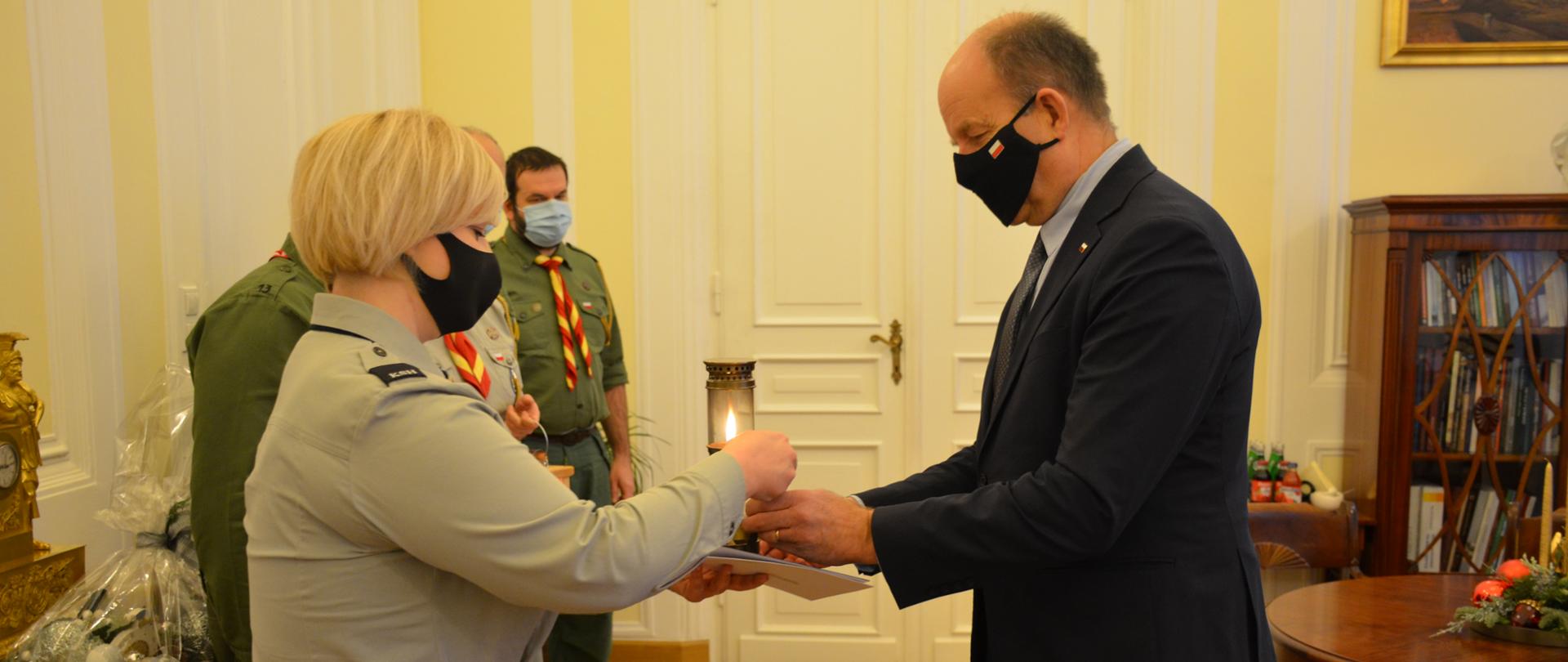 Przekazanie Betlejemskiego Światła Pokoju