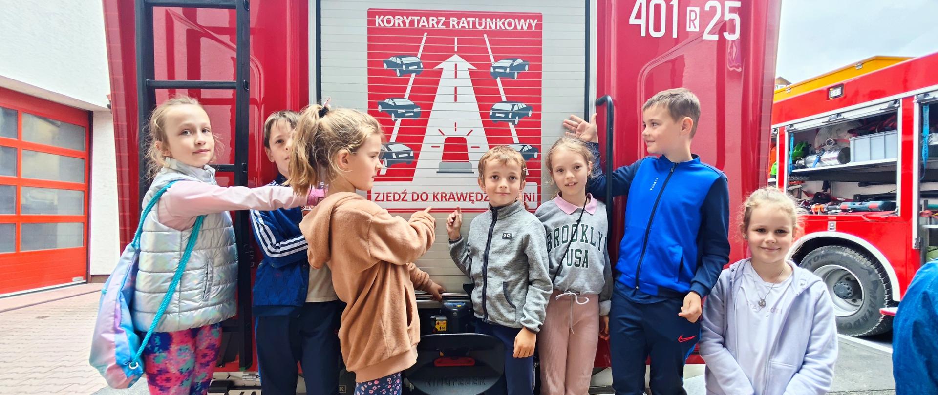 Wizyta dzieci w KP PSP Ustrzyki Dolne
