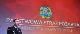 Na zdjęciu widać Zastępcę Wielkopolskiego Komendanta Wojewódzkiego bryg. Tomasza Grelaka podczas przemówienia.